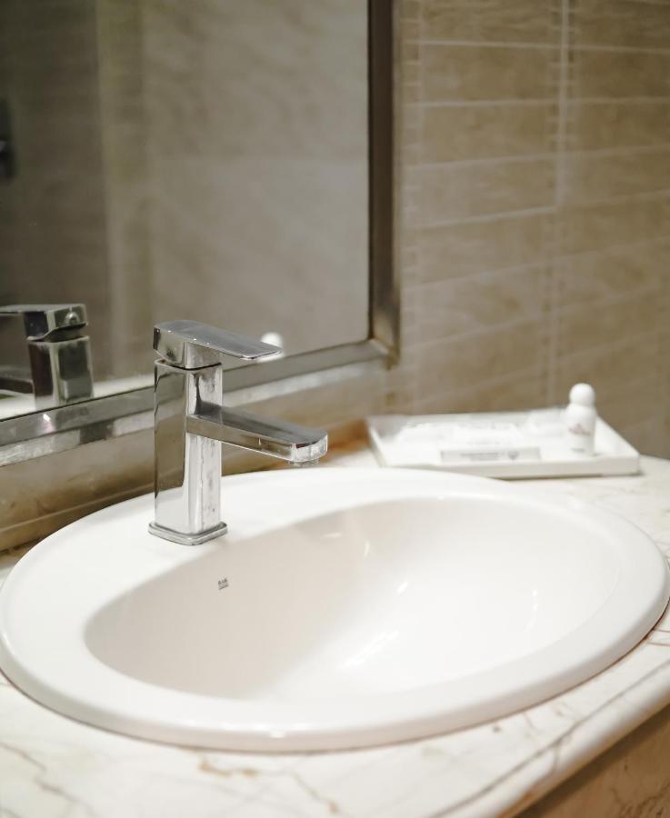 White Orchid Hotel Кокс Базар Екстериор снимка