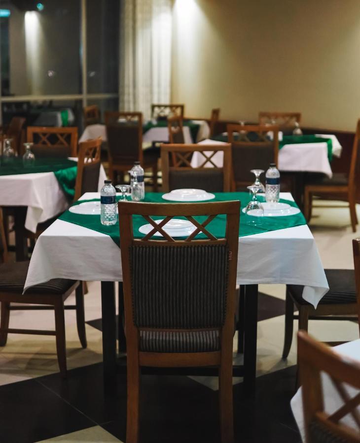 White Orchid Hotel Кокс Базар Екстериор снимка